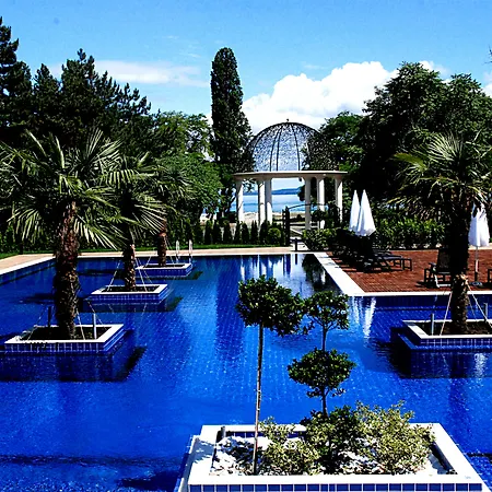 Hotel Primoretz Grand & 5*