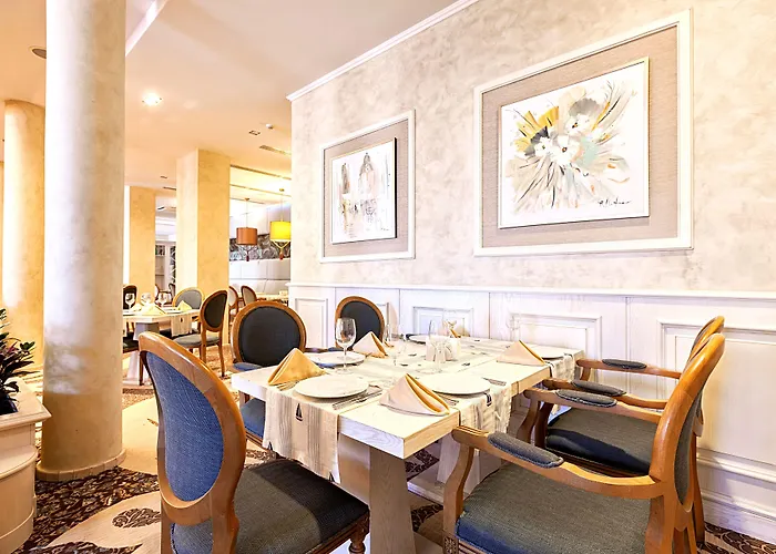 Hotel Primoretz Grand &