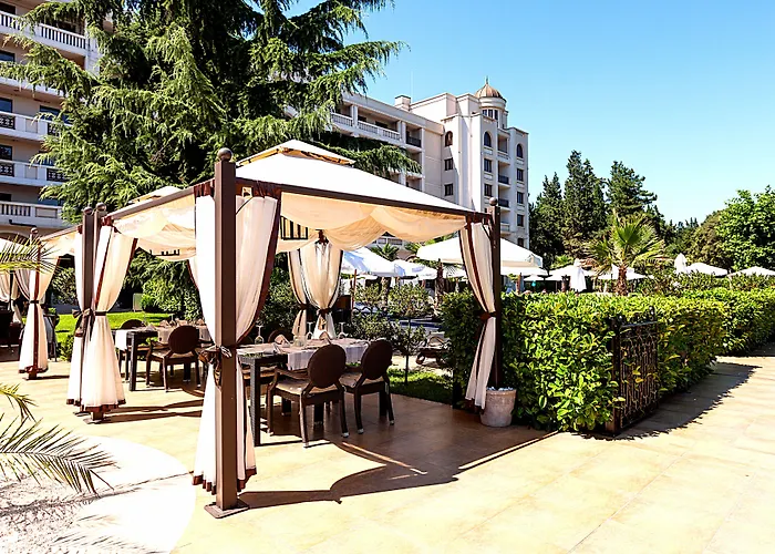 Hotel Primoretz Grand &